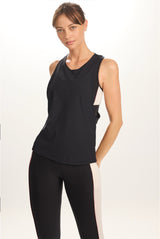 Basique Camiseta Black