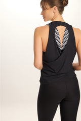 Basique Camiseta Black